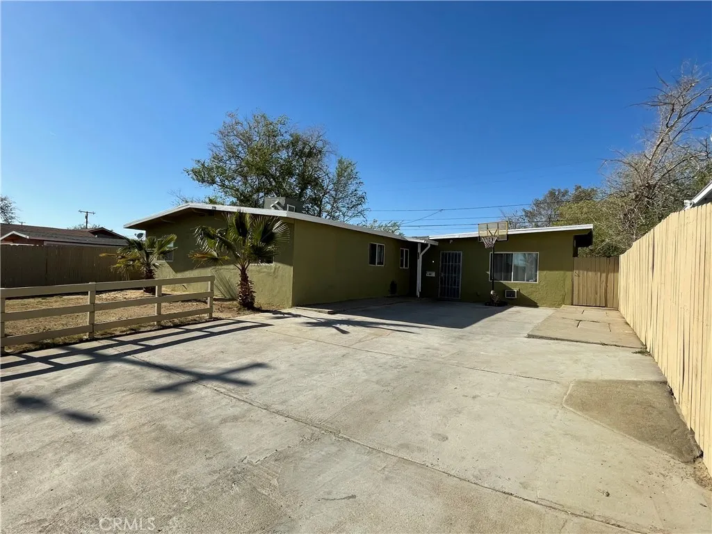 719 W Avenue H13, Lancaster, California 93534 home-pic-0